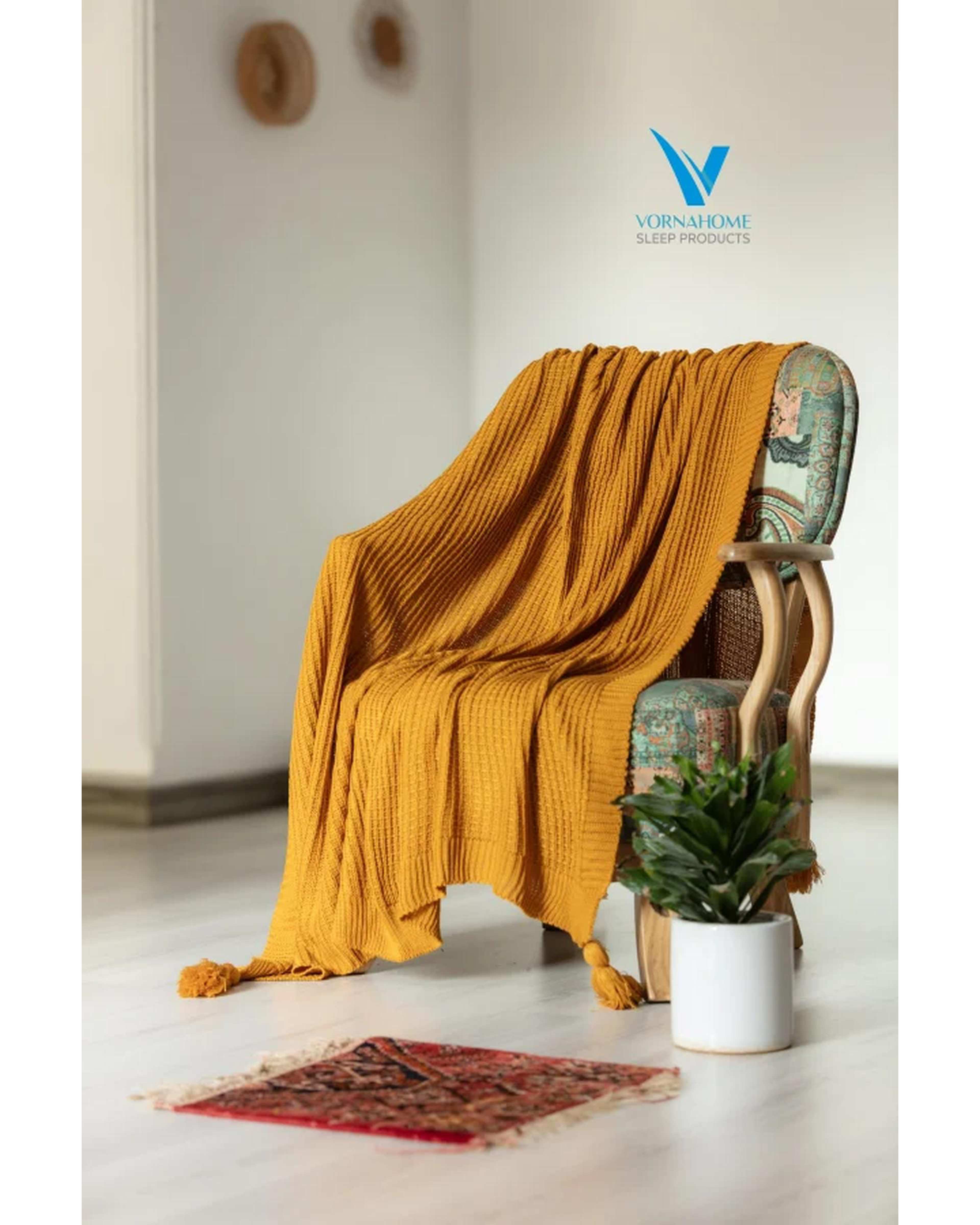 شال مبل سایز 180×140 خردلی ورنا هوم Vornahome طرح پیکه