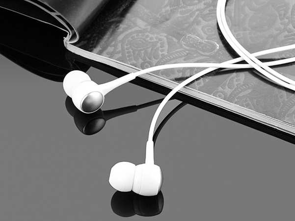 هندزفری سیمی با جک 3.5 ملیمتری هوکو Hoco Wired earphones M19 Drumbeat with mic