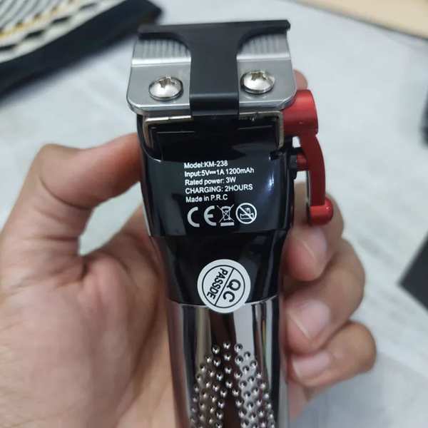 ماشین اصلاح موی سر و بدن شارژی کمی KM-238 - تصویر 3