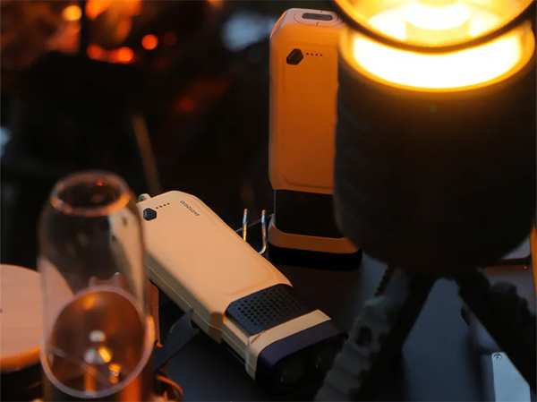 چراغ قوه، پاوربانک و حشره کش قابل حمل Electric Portable Rechargeable USB Mosquito Repellent With Flashlight &amp; Powerbank - تصویر 12