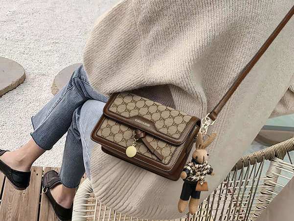 کیف دوشی و کراس بادی زنانه women's shoulder bag 2023 new fashion crossbody bag small square 5813 ?>