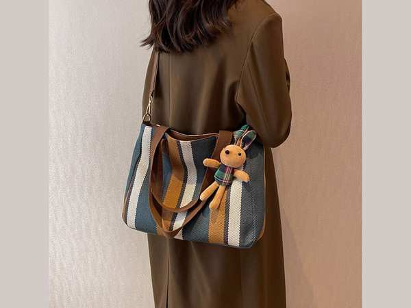 کیف دوشی زنانه کیف دوشی و کراس بادی زنانه با ظرفیت بزرگ Bags for women 2023 new large-capacity 6909 سفید ـ قهوه ای برند متفرقه - تصویر 4