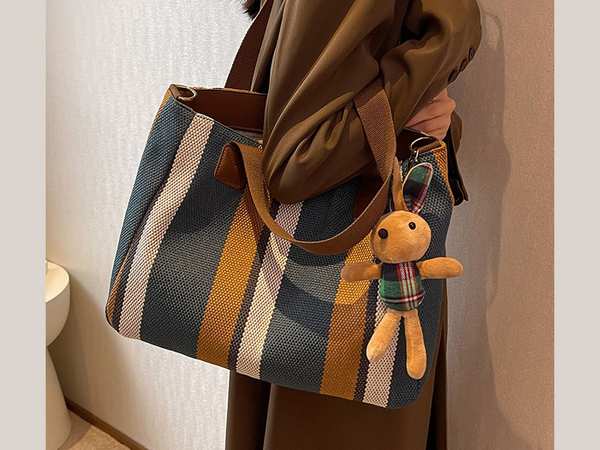 کیف دوشی زنانه کیف دوشی و کراس بادی زنانه با ظرفیت بزرگ Bags for women 2023 new large-capacity 6909 سفید ـ قهوه ای برند متفرقه - تصویر 7