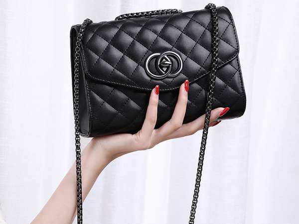 کیف دوشی زنانه چرمی Women's bag new style 2023 genuine leather 8882 مشکی برند متفرقه - تصویر 3