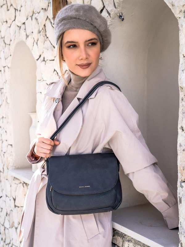 کیف دوشی زنانه دیوید جونز مدل 2-7010