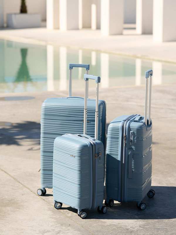 چمدان رزمری مدل Rose Merry RL-307-3S سایز متوسط آبی روشن