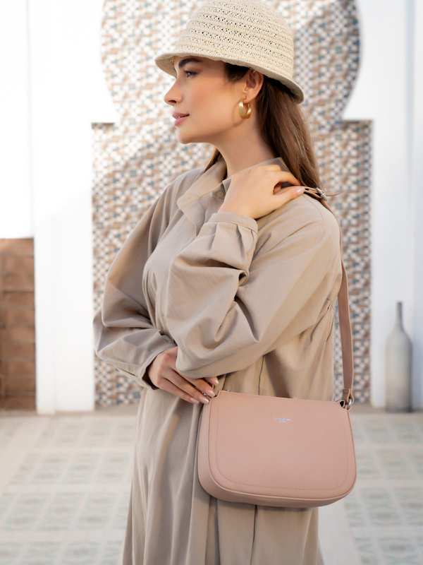 کیف دوشی زنانه دیوید جونز مدل CM6708A دیویدجونز