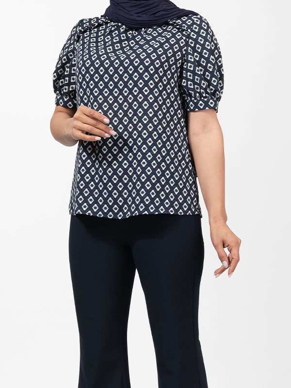 بلوز زنانه آستین کوتاه کرپ حریر طرح دار یقه گرد آستین پفی کژوال افروز برنس Bornos