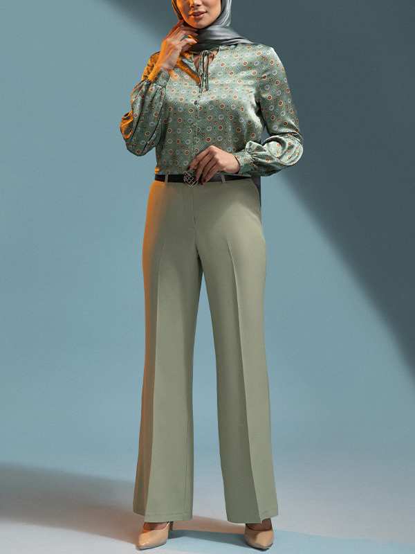 شلوار زنانه پارچه ای کرپ کنزو از بالا گشاد ریزشی 10106 برنس