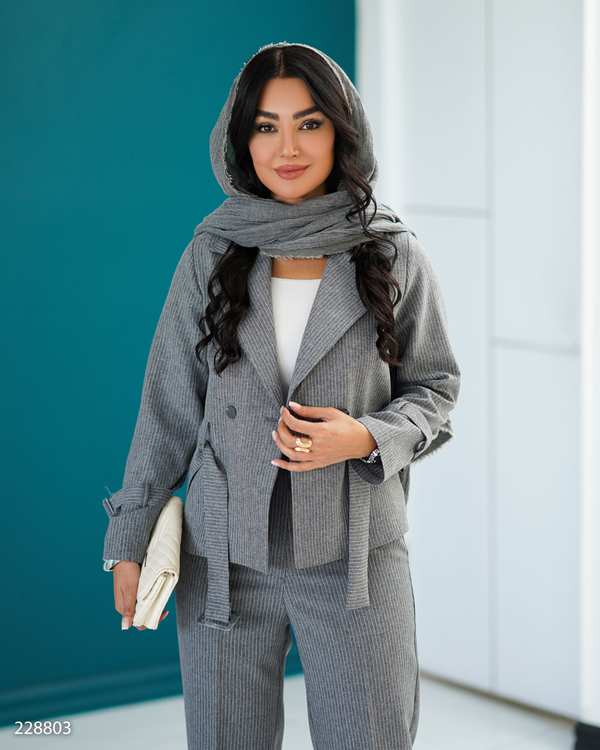 ست کت کراپ و شلوار زنانه طوسی مدل دیپلمات فهامهالسانا Elsana کد2288