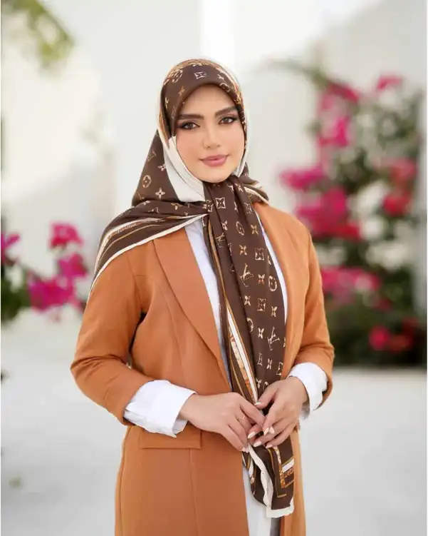 روسری زنانه کشمیر دست دوز قهوه ای GIDO طرح لویی ویتون