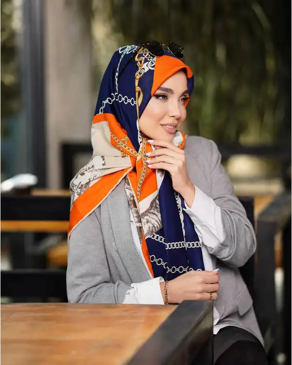 روسری زنانه ابریشمی دست دوز نارنجی سرمه ای GIDO طرح هرمس
