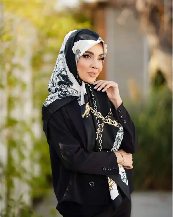 روسری زنانه ابریشمی دست دوز مشکی GIDO مدل هرمس