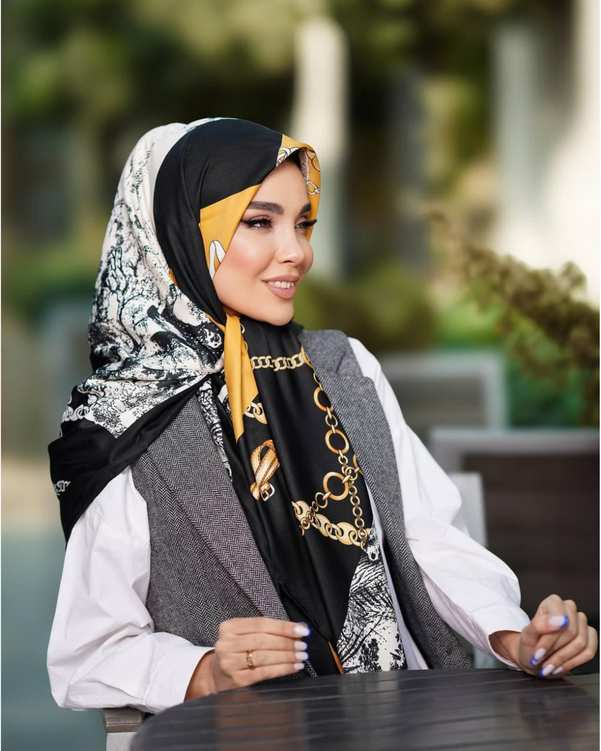 روسری زنانه ابریشمی دست دوز مشکی خردلی GIDO مدل هرمس
