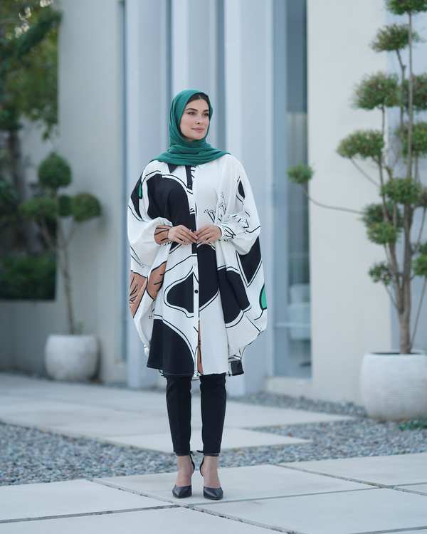 مانتو زنانه عبایی سفید مشکی نورا Nora مدل آلما - تصویر 4