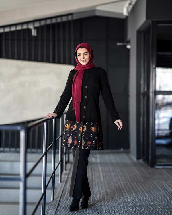 ست مانتو و شلوار زنانه مشکی نورا Noura مدل توکا - تصویر 3