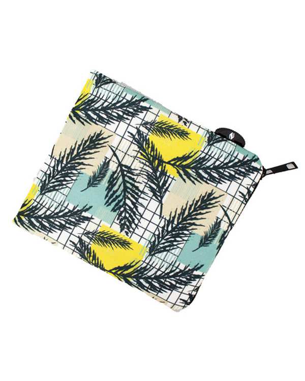 کیف پد بهداشتی سفید مشکی تارتن Tartan طرح برگ مربع کد 16222769