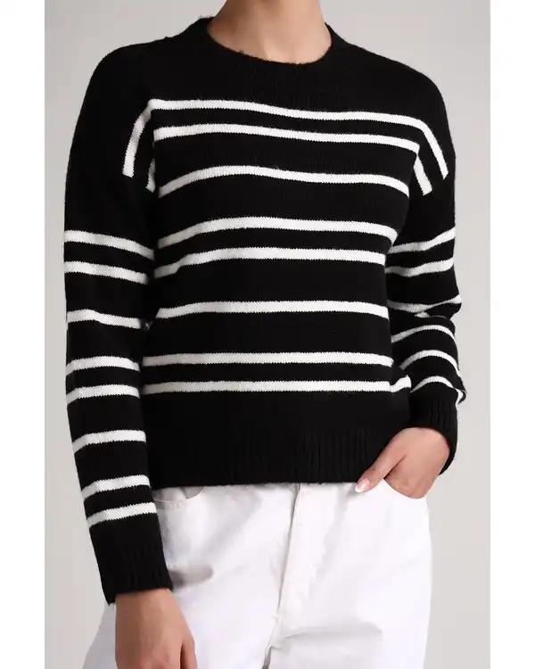 پلیور زنانه راه راه مشکی سفید سارک Sarak مدل 4278