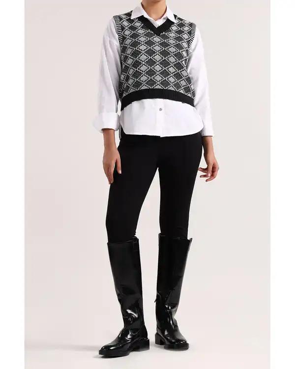 لگینگ زنانه مشکی سارک Sarak مدل 4663