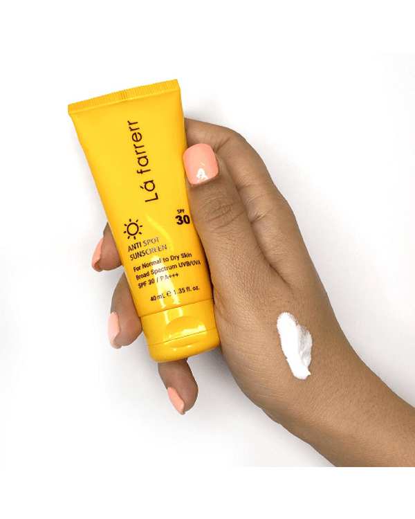 کرم ضد آفتاب و ضد لک بی رنگ SPF30 لافارر La Farrerr مناسب پوست نرمال و خشک حجم 40ml - تصویر 6