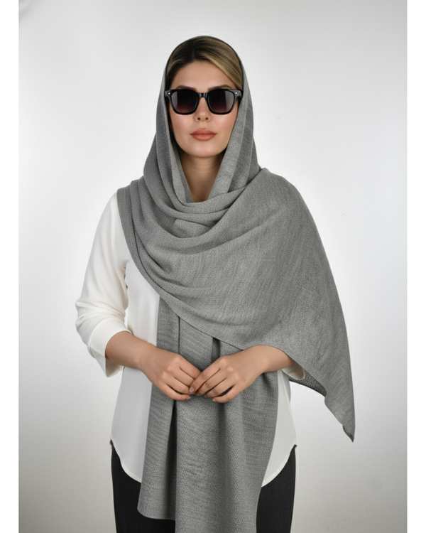 شال بافت زنانه زمستانی طوسی آماهی Amahi طرح کلاسیک