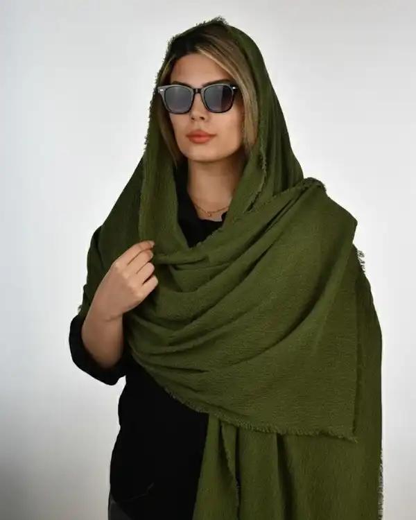 شال زنانه برشکا گرم بالا سبز آماهی Amahi طرح ریشه پرزی