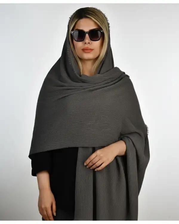 شال زنانه برشکا گرم بالا طوسی تیره آماهی Amahi طرح ریشه پرزی