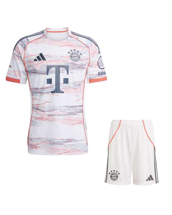 ست تی شرت و شلوارک ورزشی پسرانه سفید پانیل Panil مدل بایرن مونیخ کد Away 2026