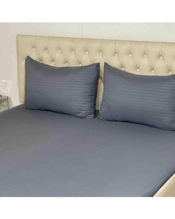 ست ملحفه و روبالشی دو نفره 3 تکه طوسی تیره مانیکا هوم Monica Home مدل parallel plus