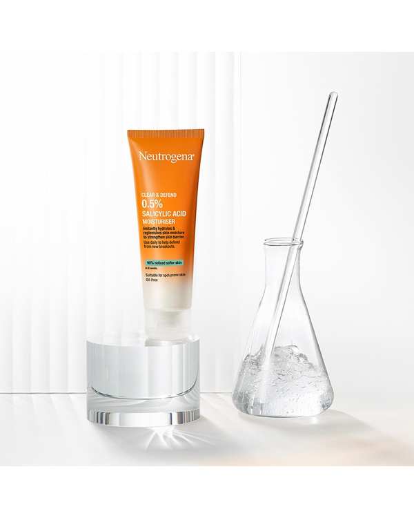 کرم مرطوب کننده و ضد لک نوتروژینا Neutrogena مدل Clear & Defend حاوی سالیسیلیک اسید 0.5% - تصویر 3