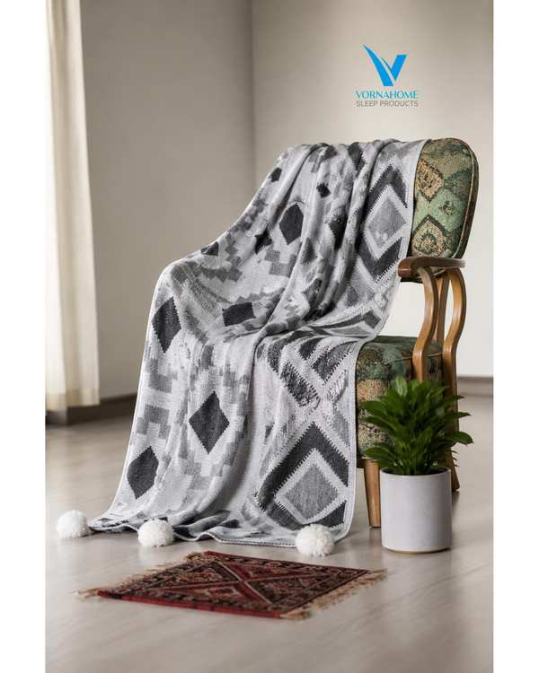 شال مبل سایز 180×140 طوسی ورنا هوم Vornahome طرح پانچ