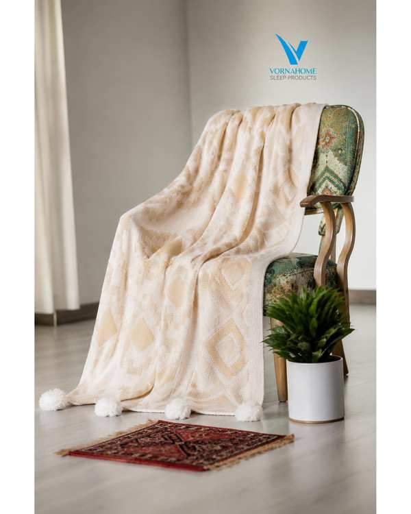 شال مبل سایز 180×140 شیری ورنا هوم Vornahome طرح پانچ