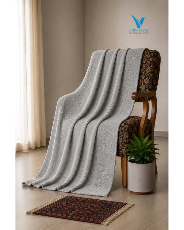 شال مبل سایز 180×140 طوسی روشن ورنا هوم Vornahome طرح کلاسیک