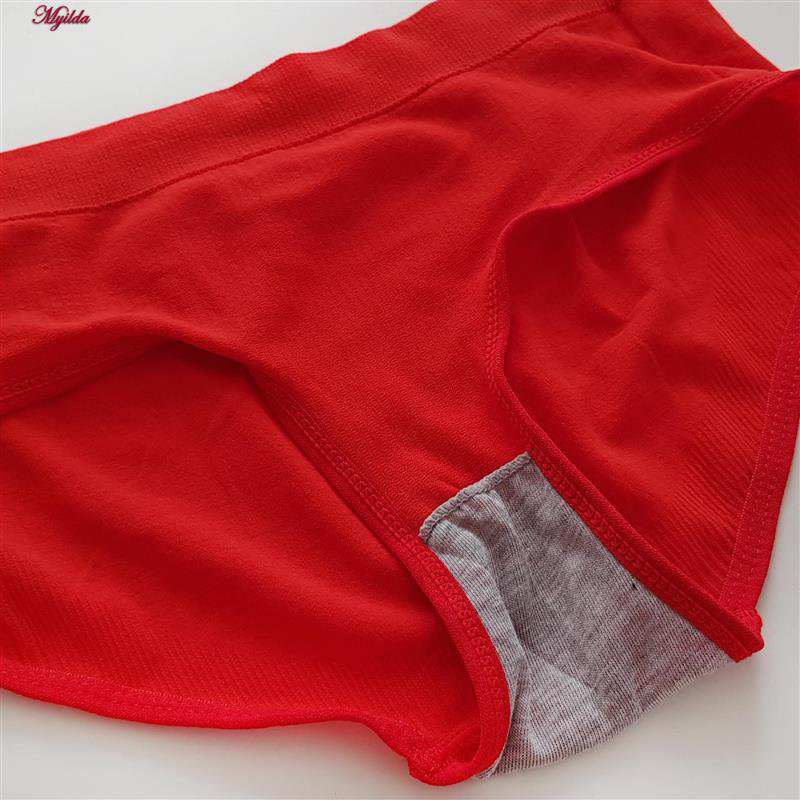 ست نیم تنه و شورت ورزشی زنانه قرمز مدل 4620 ماییلدا