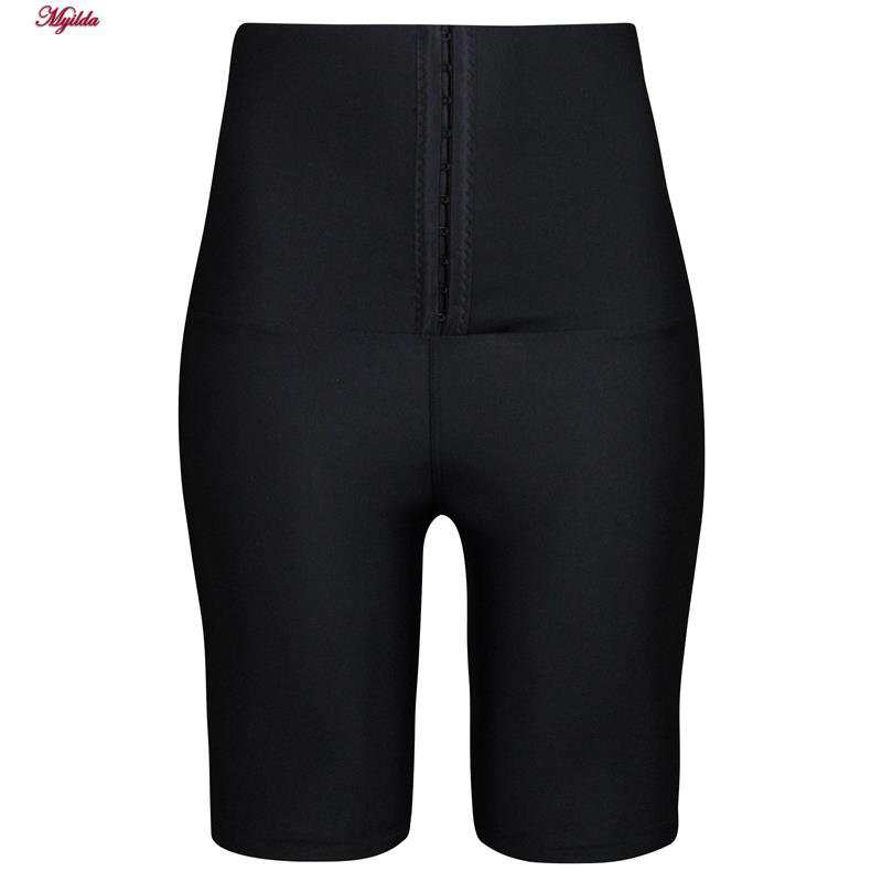 شلوارک کمر گنی ورزشی زنانه فیتن مدل قزن دار مشکی کد 4668-326 ماییلدا