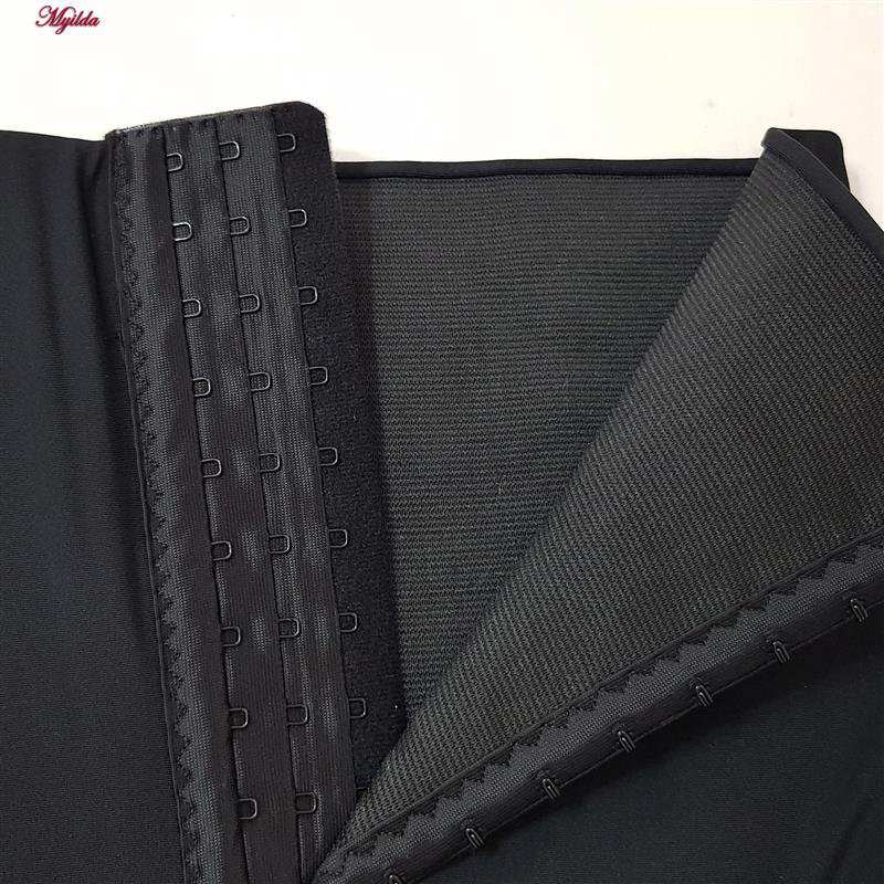 شلوارک کمر گنی ورزشی زنانه فیتن مدل قزن دار مشکی کد 4668-326 ماییلدا