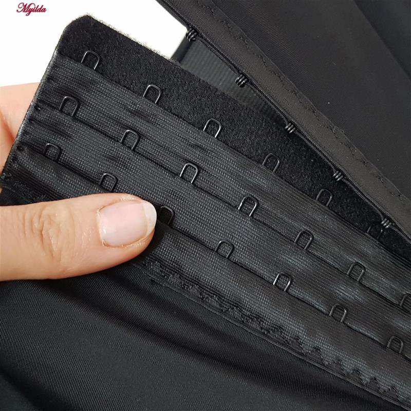 شلوارک کمر گنی ورزشی زنانه فیتن مدل قزن دار مشکی کد 4668-326 ماییلدا