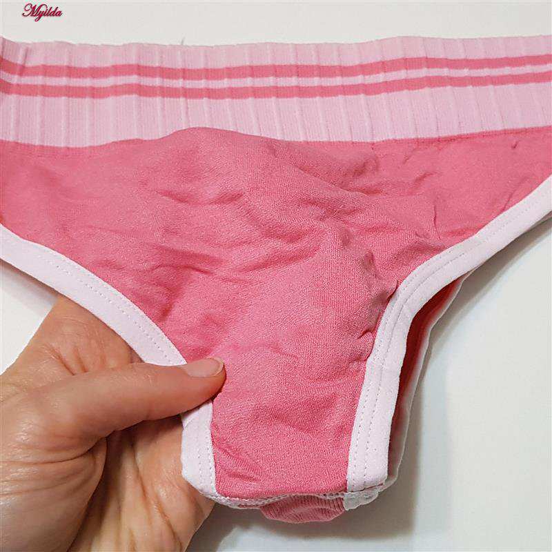 ست نیم تنه و شورت ورزشی زنانه CK صورتی پددار کد 4751 ماییلدا
