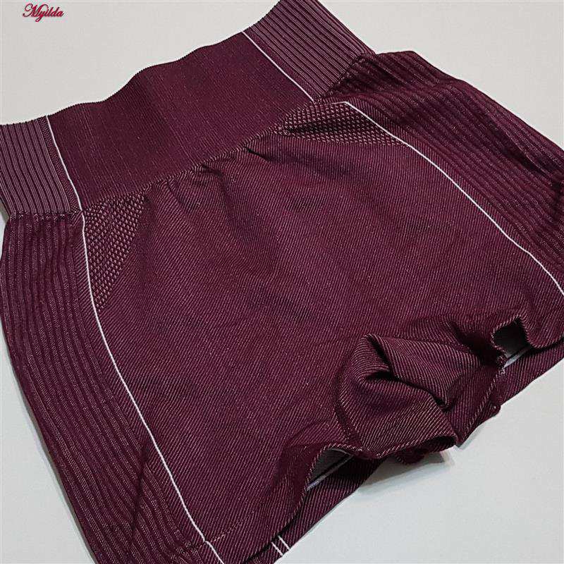 ست نیم تنه و شلوارک ورزشی زرشکی زنانه کد 4756 ماییلدا