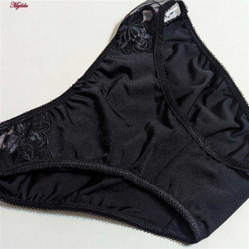 شورت زنانه لین مدل فشن بغل تور مشکی 4681-560 ماییلدا