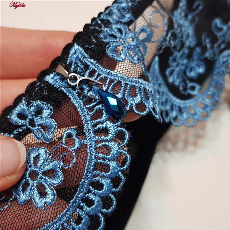 ست شورت و سوتین زنانه فیتن مشکی مدل 4769-470 به همراه جوراب و نگهدارنده جوراب ماییلدا