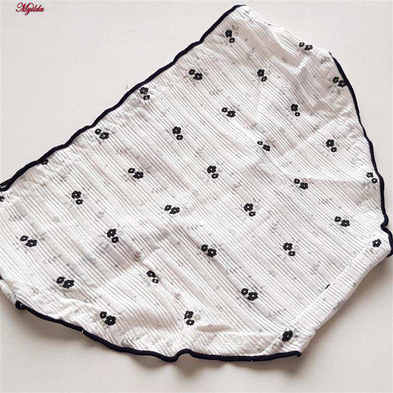 شورت زنانه مدل گلهای بهاری مشکی کد 4973 ماییلدا