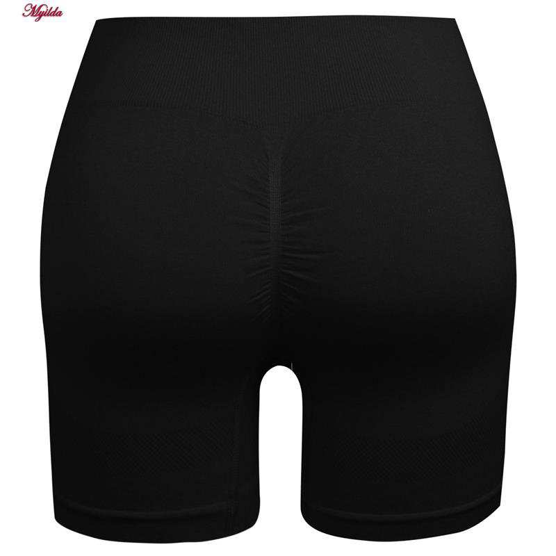 ست نیم تنه و شلوارک ورزشی زنانه ماییلدا مدل سیملس پشت چین دار پددار کد 5172 رنگ مشکی