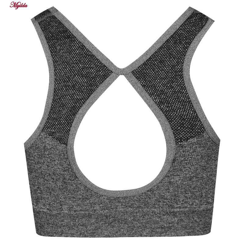 ست نیم تنه و شلوارک ورزشی زنانه ماییلدا مدل سیملس پشت چین دار پددار کد 5172 رنگ طوسی