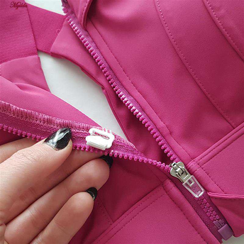 نیم تنه ورزشی زنانه ماییلدا مدل جلو زیپدار پد ثابت کد 5018 رنگ سرخابی