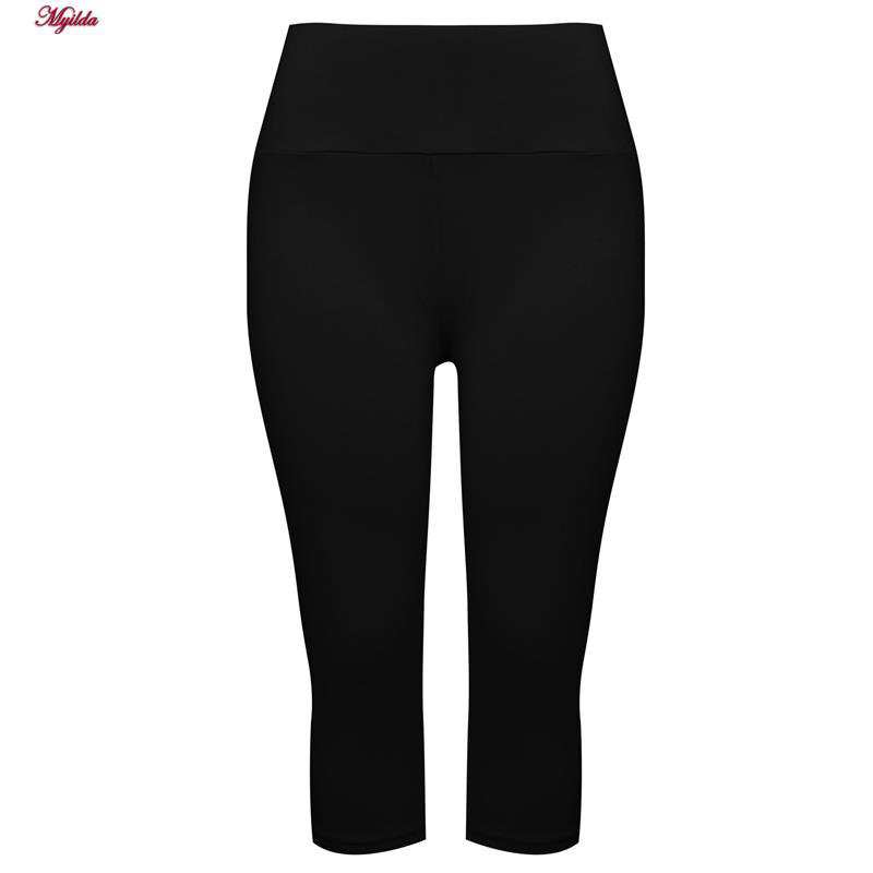 ست تی شرت و شلوارک ورزشی زنانه رنگ مشکی مدل 5223-697P ماییلدا