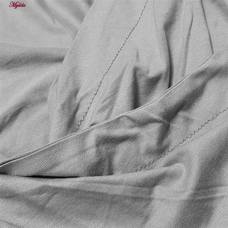 ست تی شرت و شلوارک ورزشی زنانه رنگ طوسی مدل 5223-697p ماییلدا