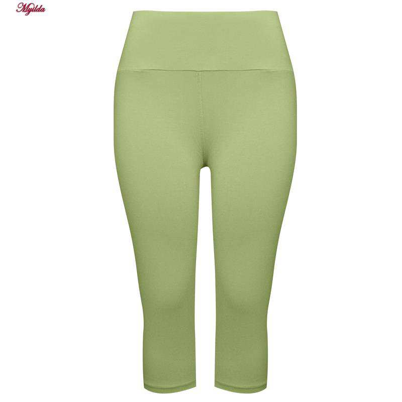ست تی شرت و شلوارک ورزشی زنانه رنگ سبز مدل 5223-697P ماییلدا