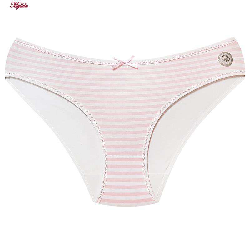شورت زنانه مدل پنبه ای راه راه رنگ صورتی فیتن فرخ زادی کد 5177-10 ماییلدا