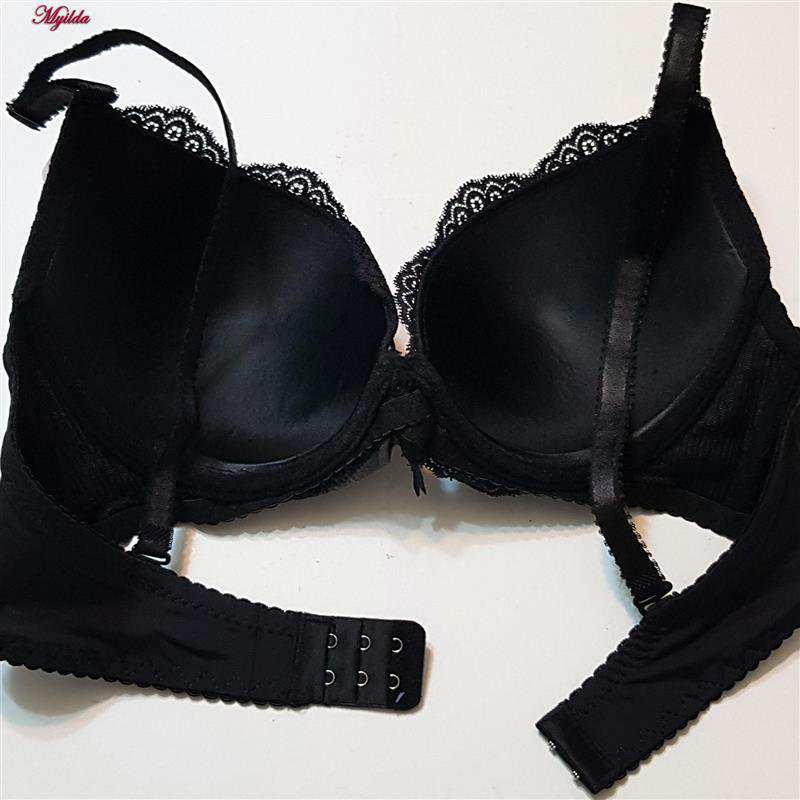 سوتین اسفنجی زنانه پدلی مدل بند متحرک فنردار رنگ مشکی 5133-P137-1 ماییلدا